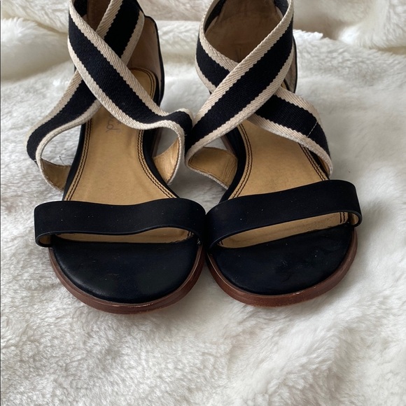Splendid Black and Tan Sandals with Modern Asymmetry - Picture 4 of 11